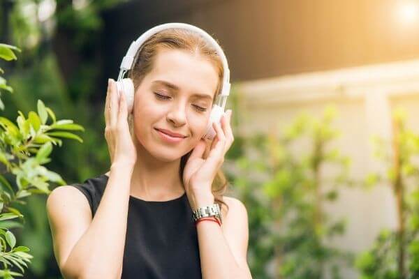 14 Ways to Get Paid to Listen to Music Online (Apps that Pay Decently!)