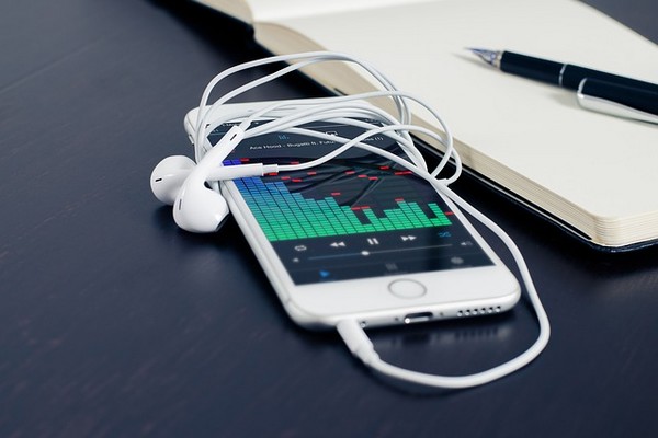 Here's how to make money selling ringtones...