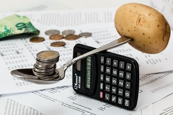 Do you know how to calculate your net worth? How about your cash flow? Here's an easy way...
