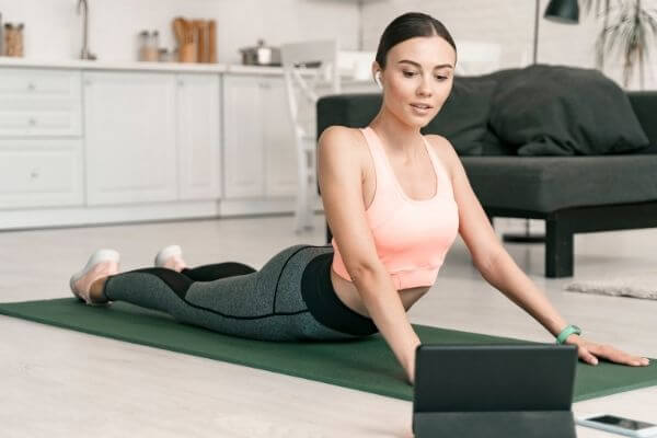 30 Free Online Fitness Classes for Working Out at Home (for Beginners & Pros)